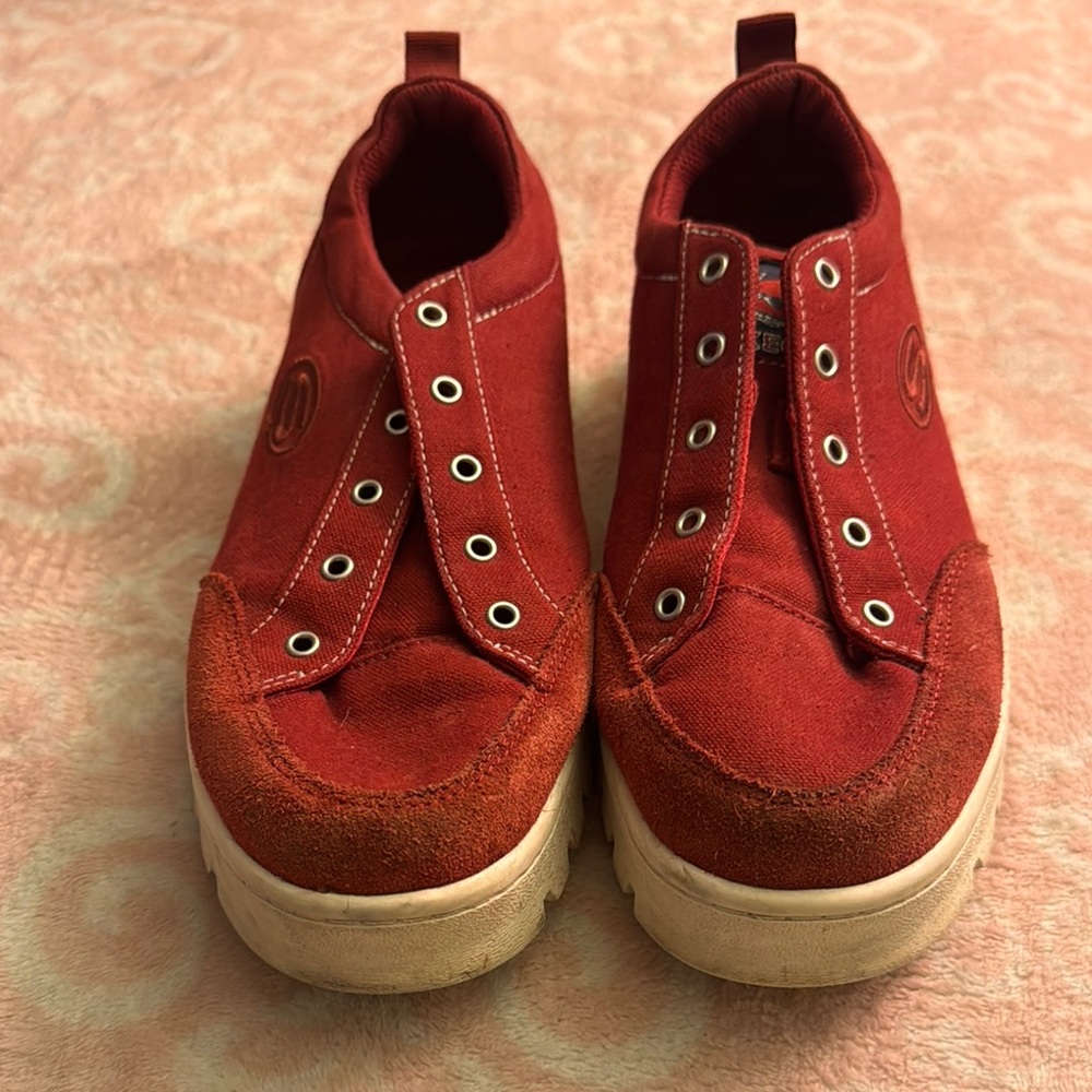 Sketchers Stylish Red Canvas Men's Shoes